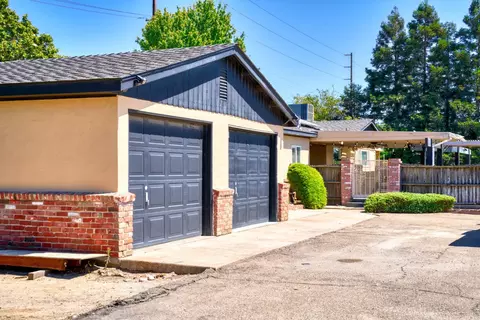 Exterior - 231 S Austin Rd, Manteca, CA 95336 photo 8 of 11