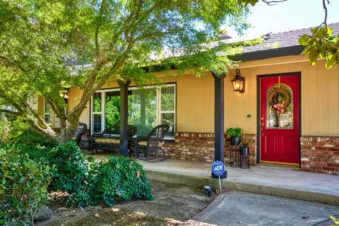 Exterior - 231 S Austin Rd, Manteca, CA 95336 photo 4 of 11