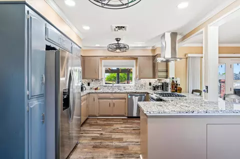 Kitchen - 231 S Austin Rd, Manteca, CA 95336 photo 2 of 3