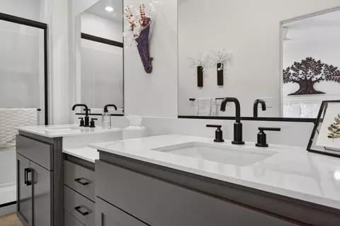 Bath - 1452 Carson River Loop, Lincoln, CA 95648 photo 4 of 6