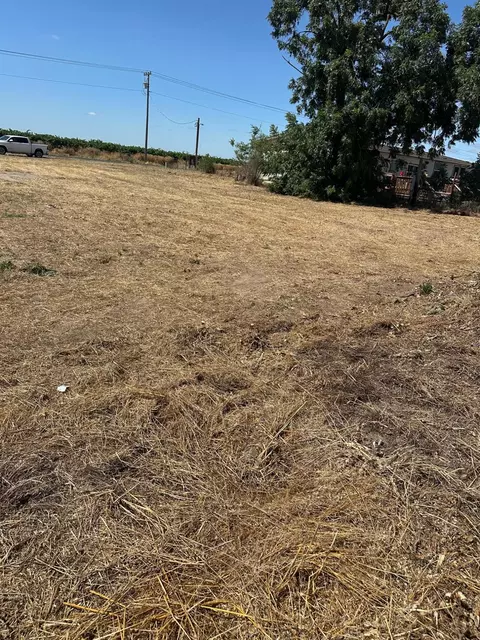 13933 E Kettleman Ln, Lodi, CA 95240