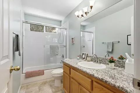 Bath - 5537 Marden St, Davis, CA 95618 photo 1 of 2