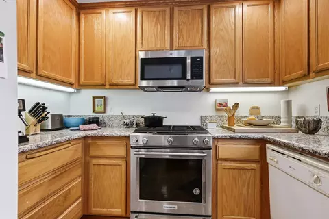 Kitchen - 5537 Marden St, Davis, CA 95618 photo 3 of 5
