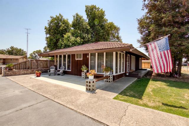 1415 Oklahoma Ave, Escalon, CA 95320