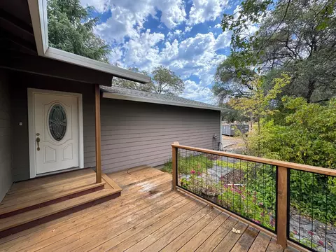 1063 Skyline Dr, Auburn, CA 95602