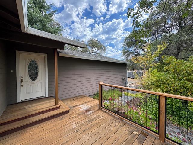 1063 Skyline Dr, Auburn, CA 95602