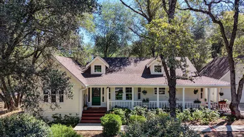 12781 Roadrunner Dr, Penn Valley, CA 95946