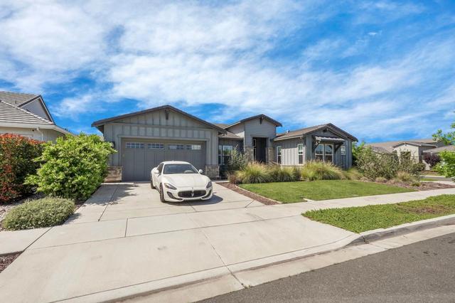 2573 Feathermint Ln, Turlock, CA 95382