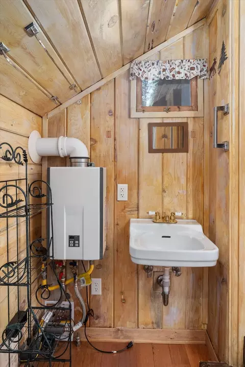 Bath - 149 Creekside Dr, Camp Connell, CA 95223 photo 1 of 3