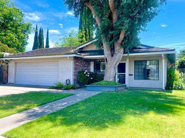 2052 Del Rio Dr, Stockton, CA 95204