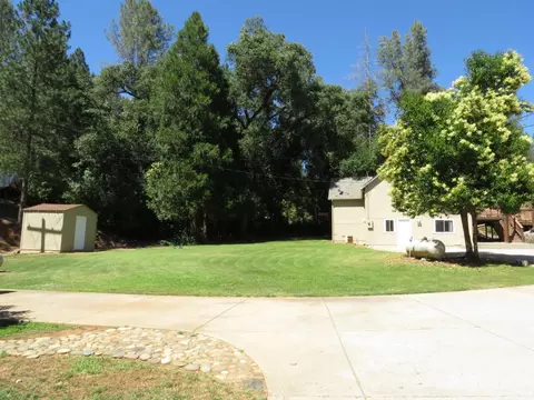 Exterior - 19245 Geisendorfer Rd, Applegate, CA 95703 photo 12 of 17