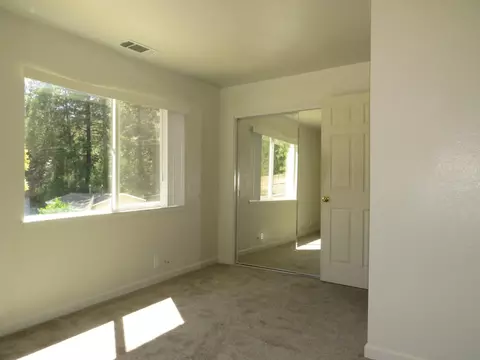 Bedroom - 19245 Geisendorfer Rd, Applegate, CA 95703 photo 3 of 9