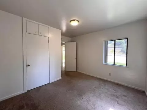 Bedroom - 19245 Geisendorfer Rd, Applegate, CA 95703 photo 8 of 9