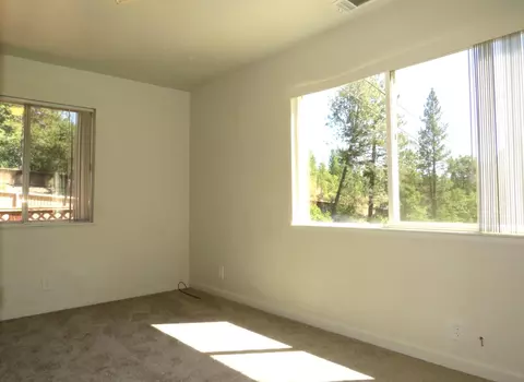 Bedroom - 19245 Geisendorfer Rd, Applegate, CA 95703 photo 2 of 9