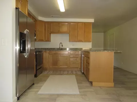 Kitchen - 19245 Geisendorfer Rd, Applegate, CA 95703 photo 3 of 6