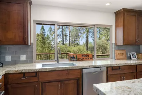 3560 Sugar View Rd, Meadow Vista, CA 95722