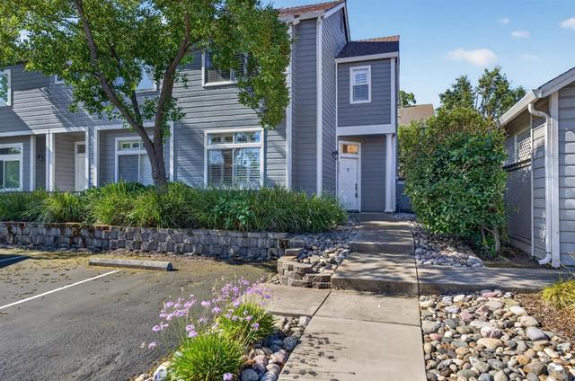 3127 Woods Cir, Davis, CA 95616
