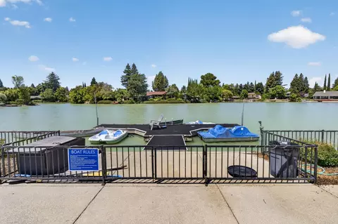 View/Area - 3127 Woods Cir, Davis, CA 95616 photo 2 of 4