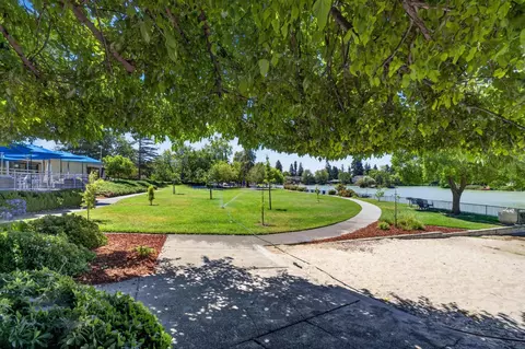 Exterior - 3127 Woods Cir, Davis, CA 95616 photo 17 of 21