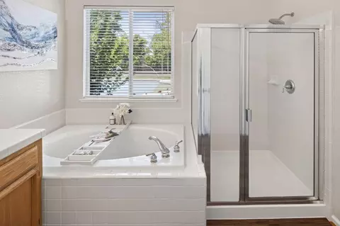 Bath - 5730 Morningside Ct, Rocklin, CA 95677 photo 2 of 5