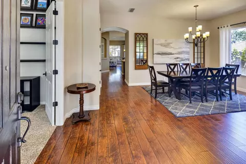 Entry Way - 5730 Morningside Ct, Rocklin, CA 95677 photo 2 of 4