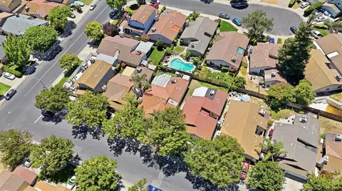 View/Area - 832 Pennington Pl, Modesto, CA 95356 photo 2 of 5