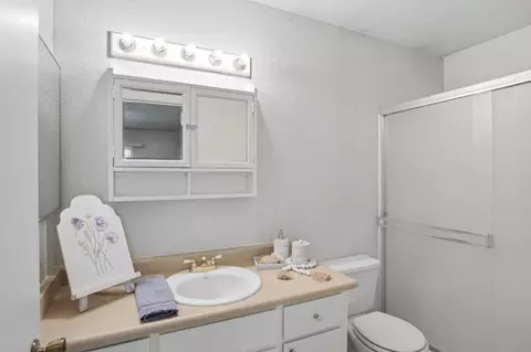 Bath - 832 Pennington Pl, Modesto, CA 95356 photo 2 of 2