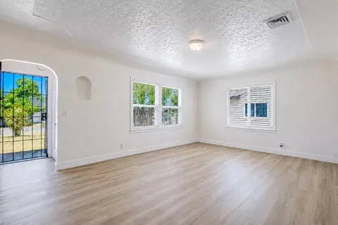 912 Turner St, Modesto, CA 95351 photo 4