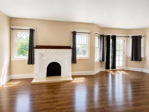 Living - 1149 Laurel St, Gridley, CA 95948 photo 4 of 5