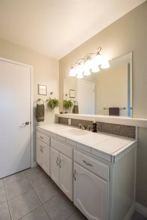 631 Baker Dr, Ripon, CA 95366 photo 8