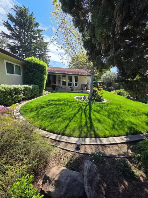 631 Baker Dr, Ripon, CA 95366