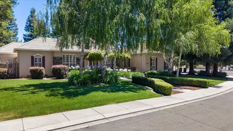 9900 Country Oak Ct, Oakdale, CA 95361