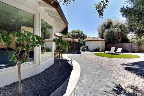 Exterior - 909 Newcastle Ct, Modesto, CA 95355 photo 15 of 33