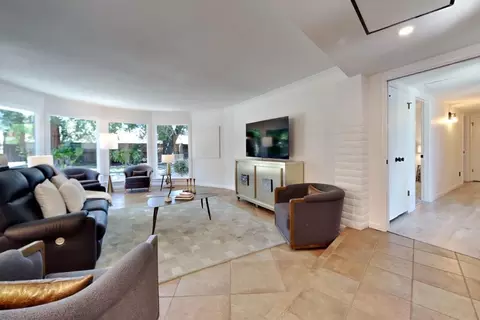 Living - 909 Newcastle Ct, Modesto, CA 95355 photo 6 of 10