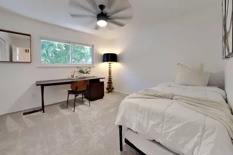 Bedroom - 909 Newcastle Ct, Modesto, CA 95355 photo 5 of 7
