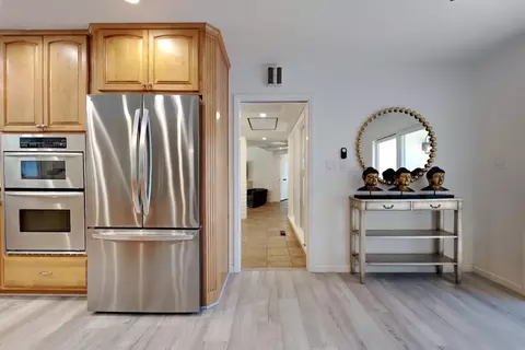Entry Way - 909 Newcastle Ct, Modesto, CA 95355 photo 3 of 11
