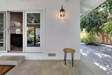 Exterior - 909 Newcastle Ct, Modesto, CA 95355 photo 5 of 33