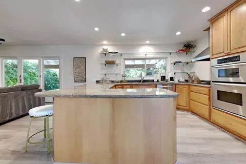 Kitchen - 909 Newcastle Ct, Modesto, CA 95355 photo 4 of 12