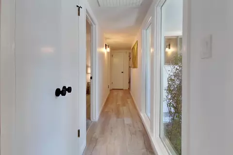 Entry Way - 909 Newcastle Ct, Modesto, CA 95355 photo 5 of 11