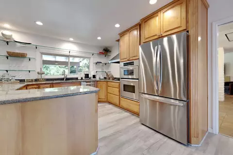 Kitchen - 909 Newcastle Ct, Modesto, CA 95355 photo 1 of 12