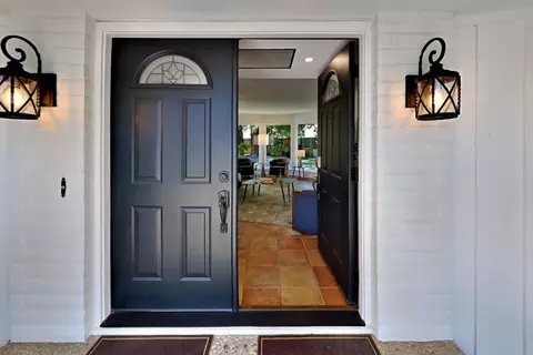 Entry Way - 909 Newcastle Ct, Modesto, CA 95355 photo 10 of 11