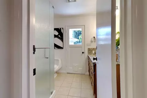 Bath - 909 Newcastle Ct, Modesto, CA 95355 photo 1 of 11