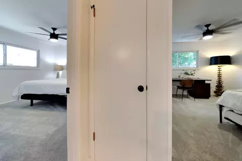 Entry Way - 909 Newcastle Ct, Modesto, CA 95355 photo 6 of 11