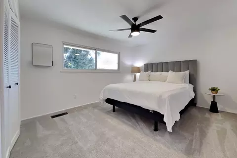Bedroom - 909 Newcastle Ct, Modesto, CA 95355 photo 3 of 7