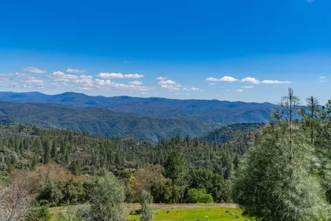 1033 Sandalwood Dr, Murphys, CA 95247 photo 2