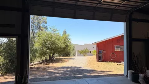 Exterior - 7436 Eagle View Dr, Mountain Ranch, CA 95246 photo 11 of 12