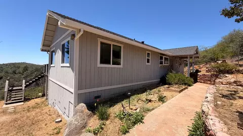 7436 Eagle View Dr, Mountain Ranch, CA 95246
