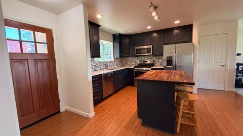 Kitchen - 7436 Eagle View Dr, Mountain Ranch, CA 95246 photo 2 of 5