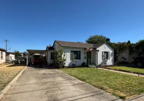 315 W J St, Oakdale, CA 95361