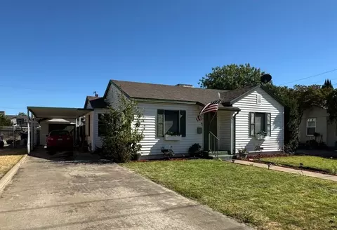 315 W J St, Oakdale, CA 95361